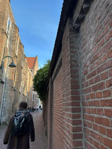 Delft-style tile pattern reference